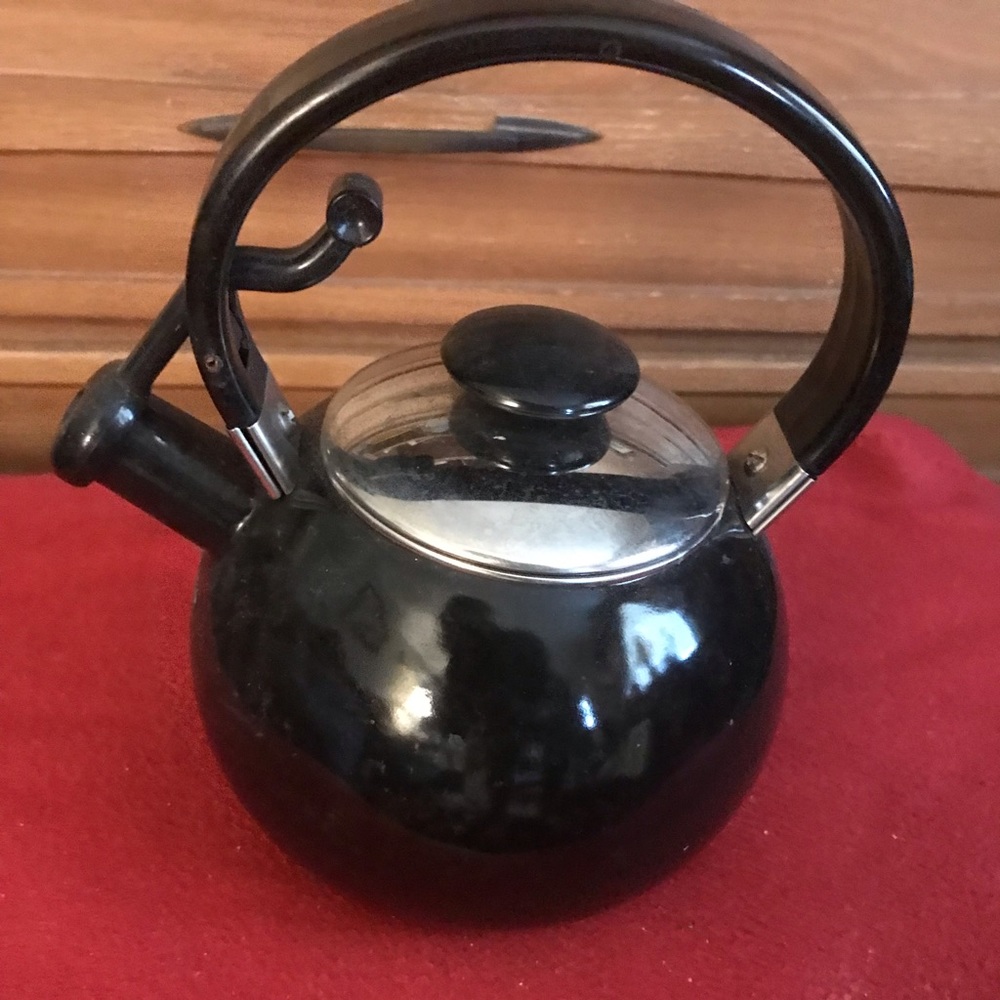 Tea kettle
